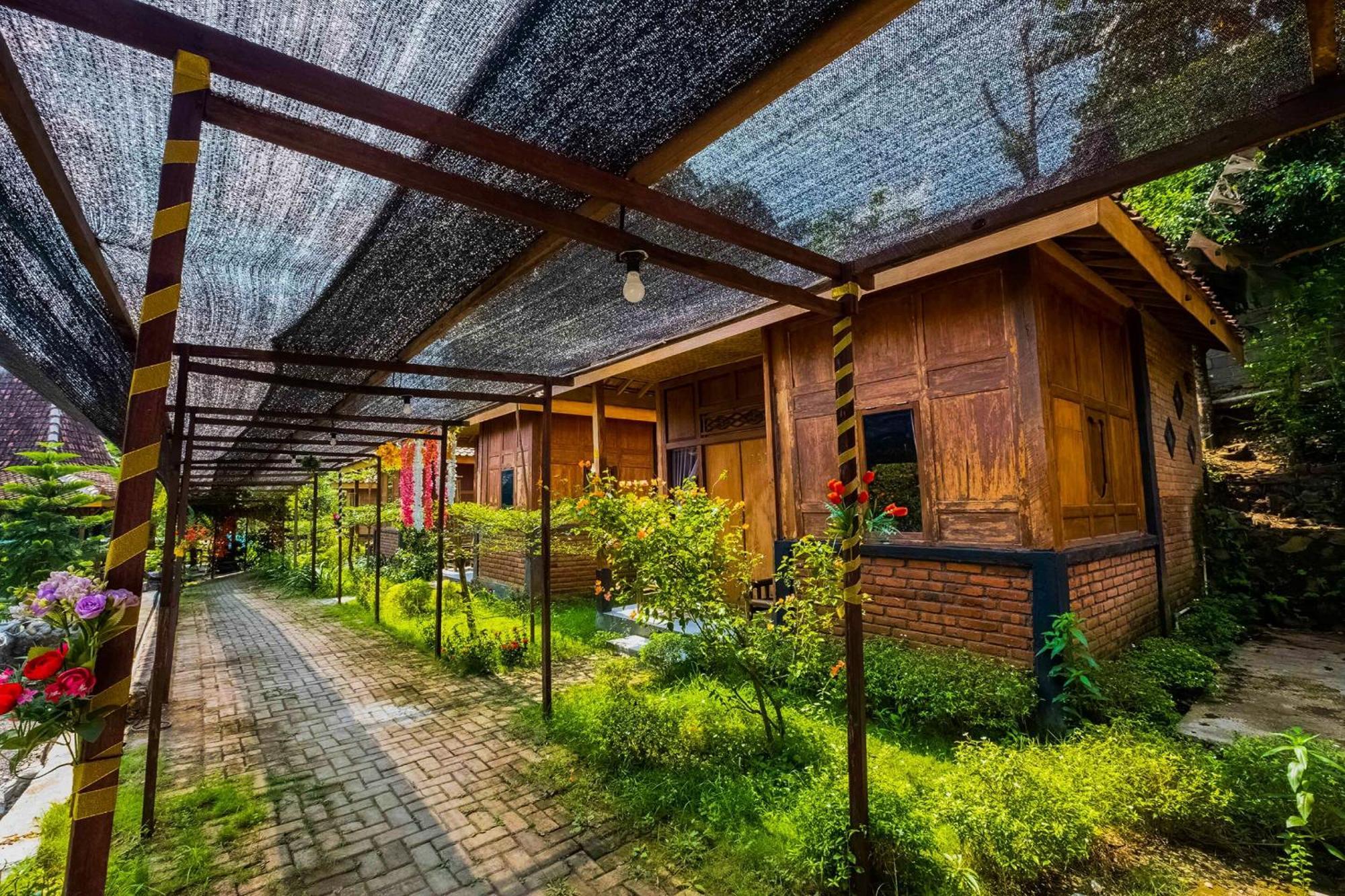 Oyo 3562 Pondok Inspirasi Minggir Klangkapang Exteriér fotografie